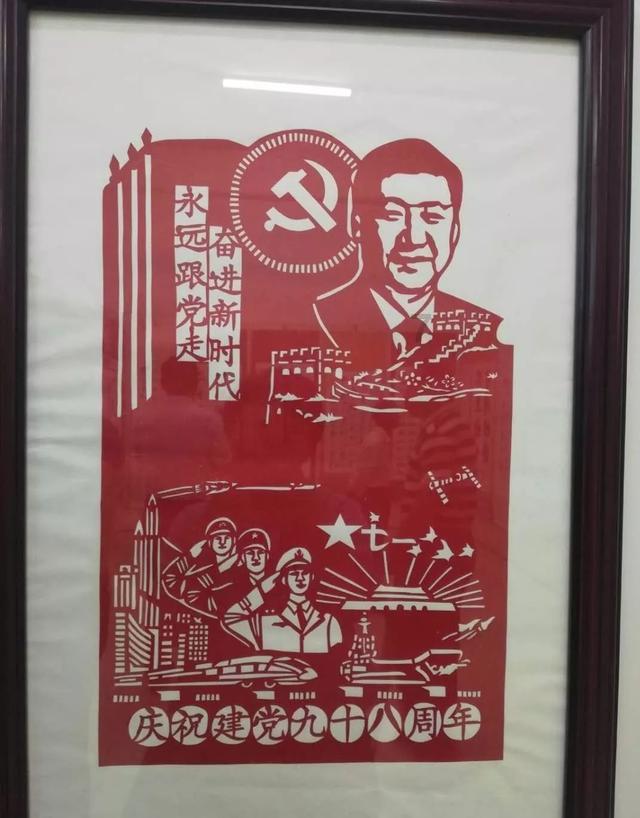 牛奶并不单纯属于寒性或温性，其属性取决于多种因素